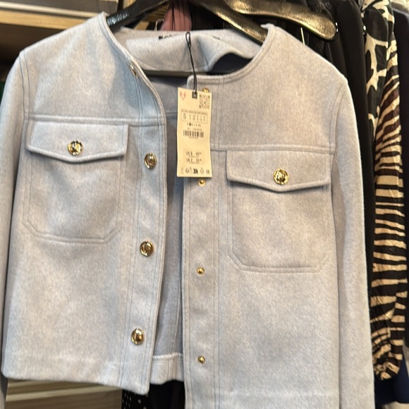 Zara cropped jacket, size small and has never been worn. - Picture 2 of 3